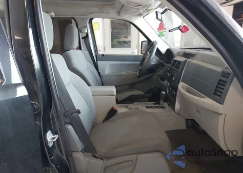 2008 Jeep Liberty Sport z USA, uszkodzony, nr VIN 1J8GN28K98W198015